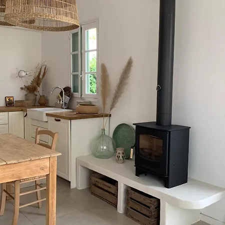 Hébergement de vacances Charmante Maison Pour 4, Proche *